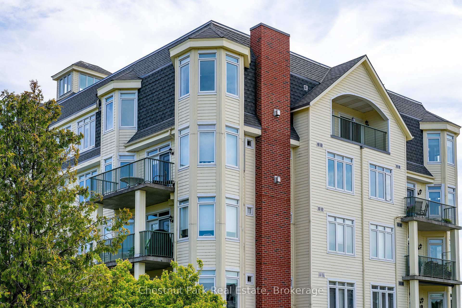 Property Photo: 10 Bay Street E Ph 1 ON N0H 2P0