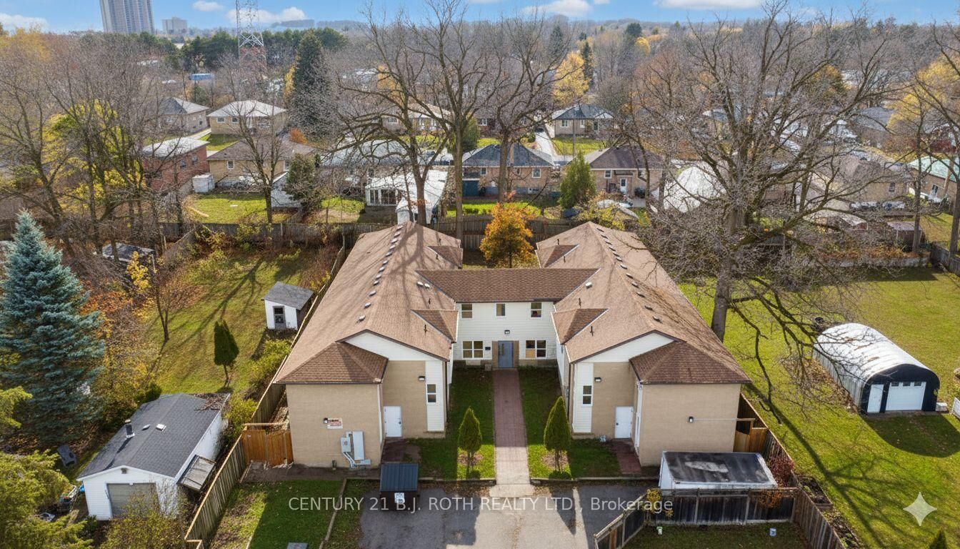 Photo de la propriété:  24 North Street N  ON L4M 2R9 