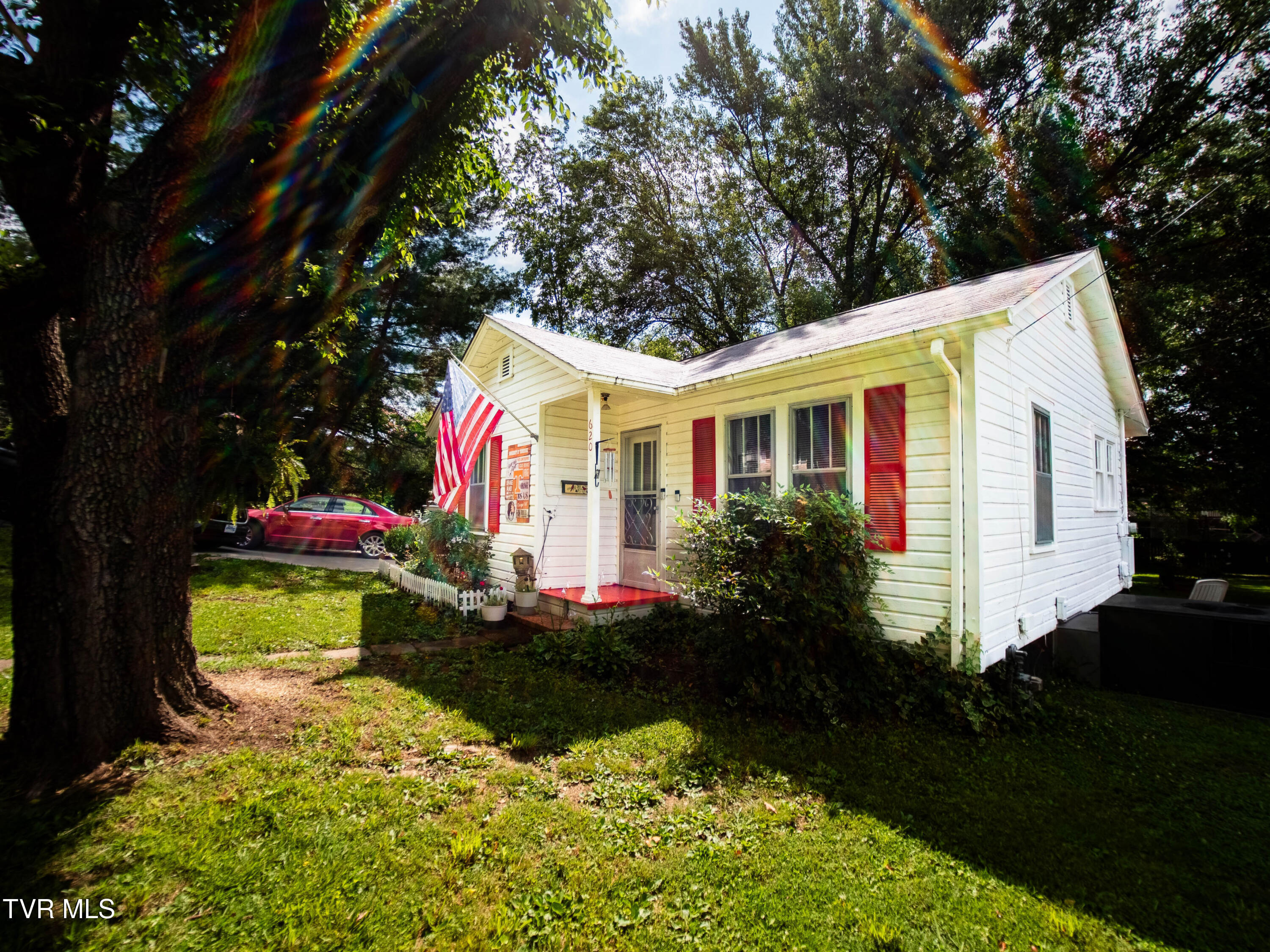 Property Photo: 620 Scott Street TN 37857