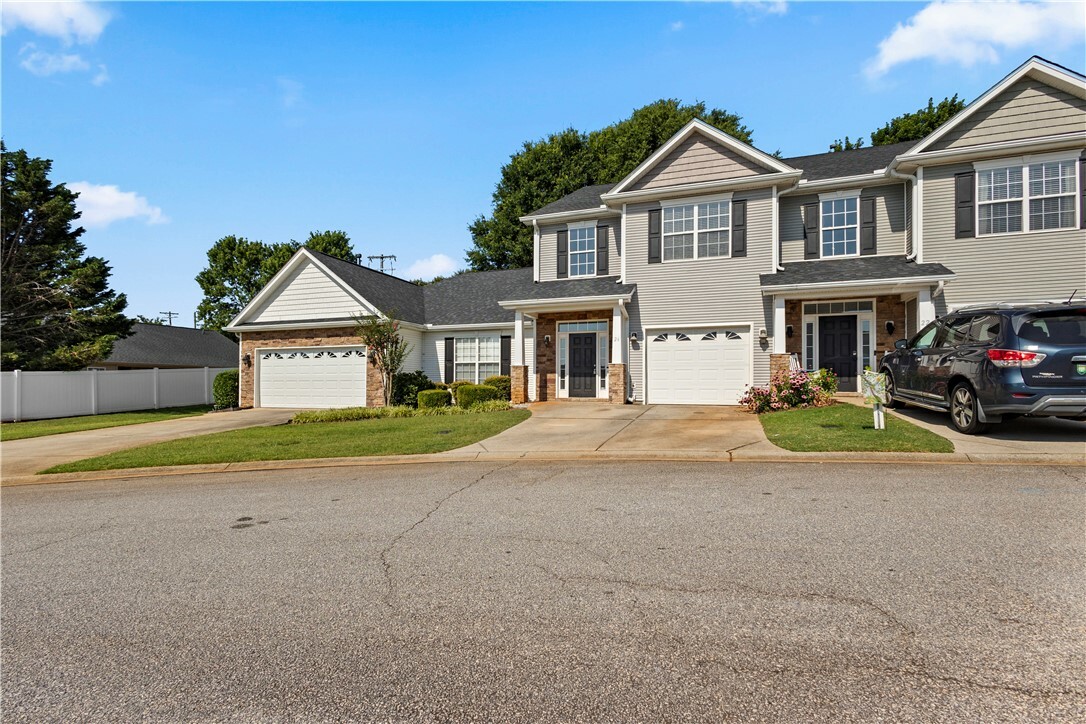 Property Photo: 24 Roselite Circle SC 29650