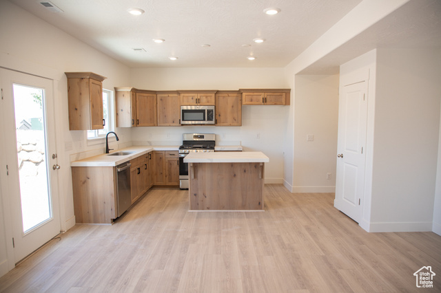 Property Photo:  1916 E 1350 N  UT 84660 