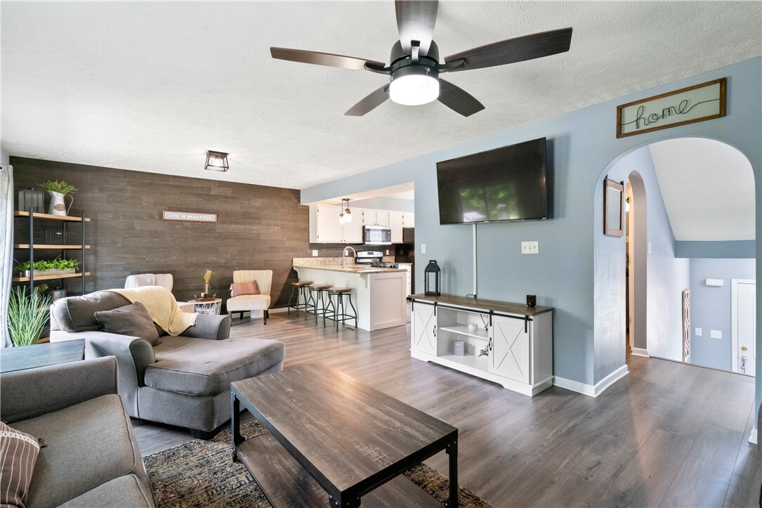 Property Photo: 926 Talon Ct PA 15656