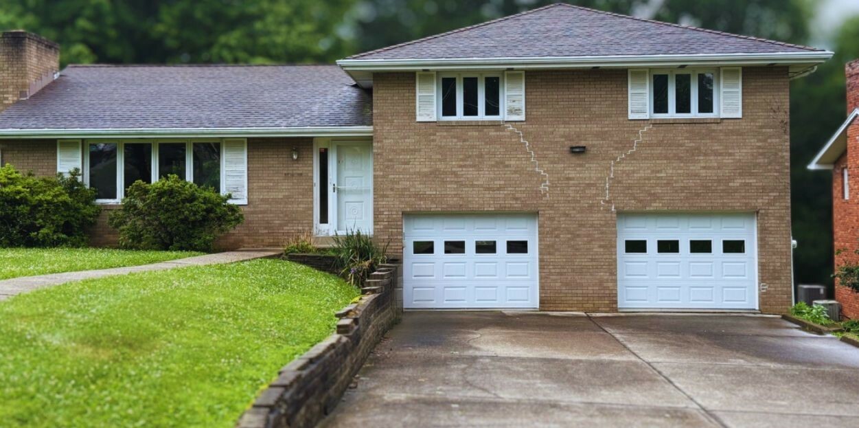 113 Claridge Dr  Coraopolis PA 15108 photo