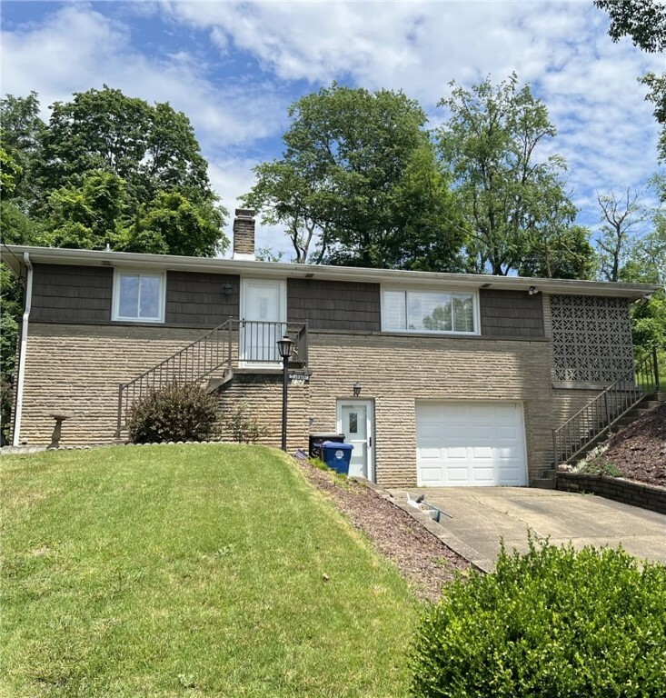 Property Photo: 252 Lawnwood Ave PA 15227