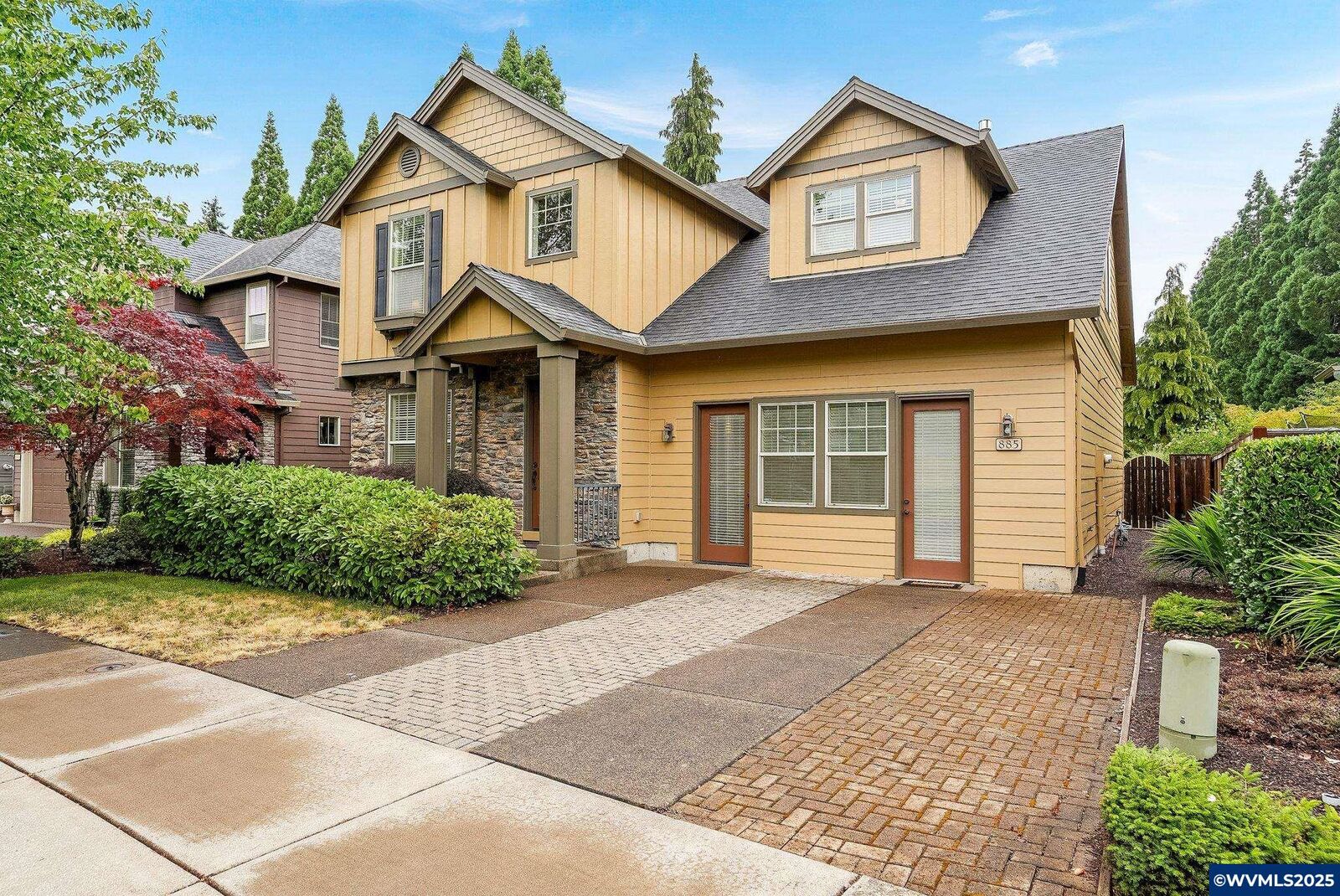 Property Photo:  885 North Pointe Dr NW  OR 97321