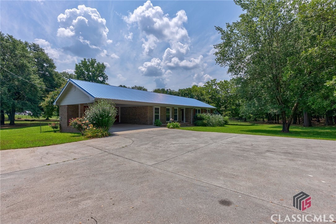 Property Photo: 1131 Treadwell Bridge Road GA 30666