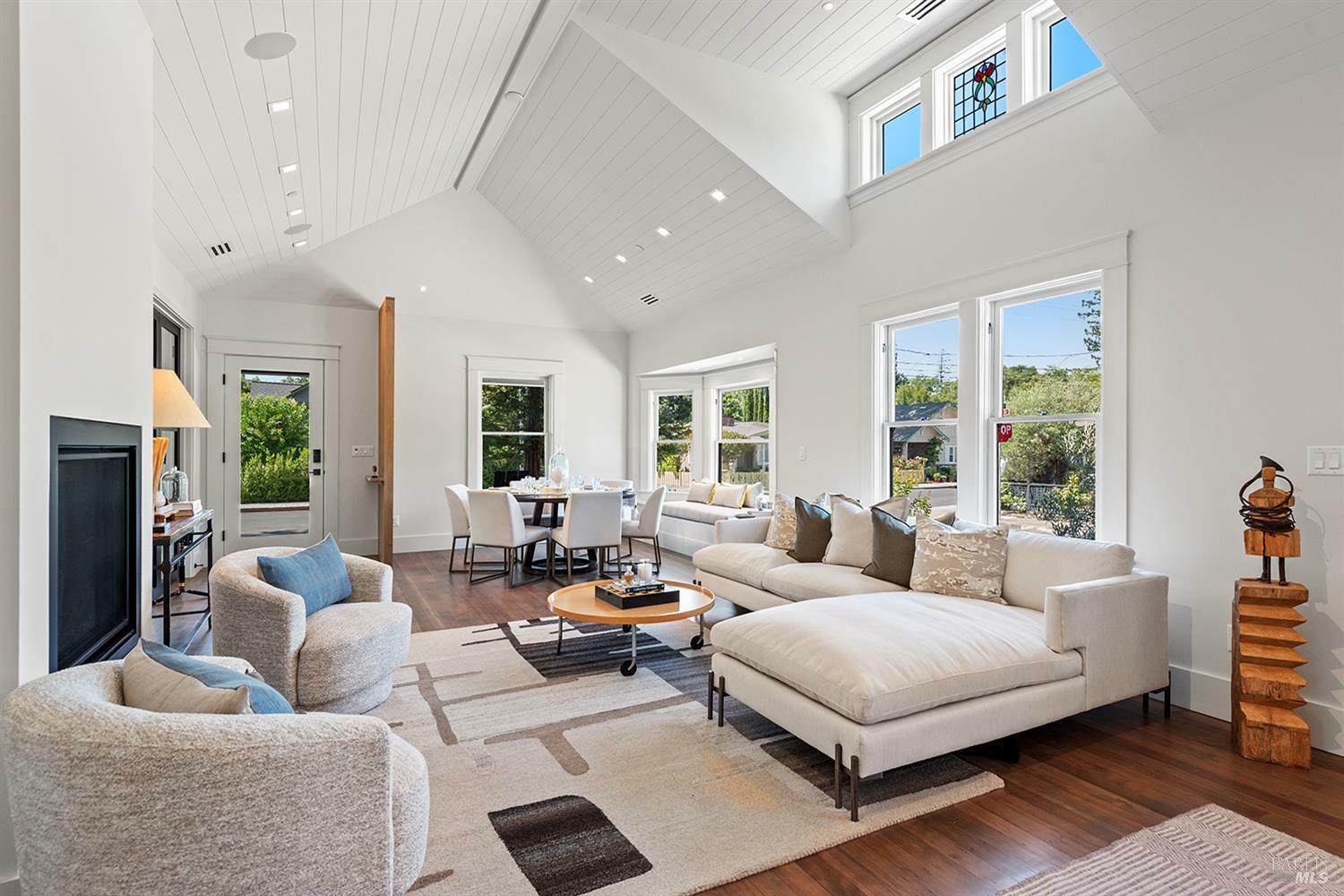 Property Photo:  401 Piper Street  CA 95448 