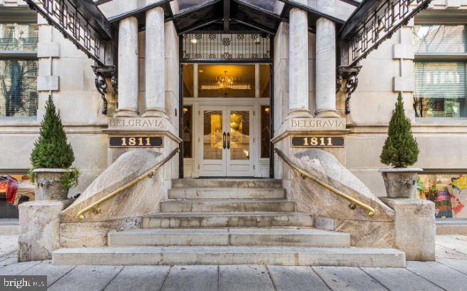 Property Photo: 1811 Chestnut Street 707 PA 19103