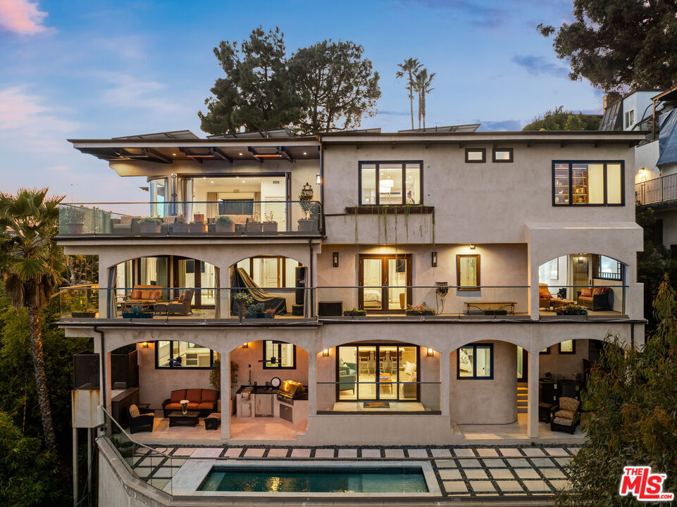 1380 Summitridge Pl  Beverly Hills CA 90210 photo