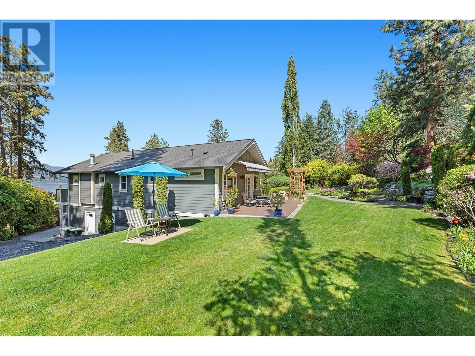 Photo de la propriété:  5139 Lakeshore Road  BC V1W 4J1 