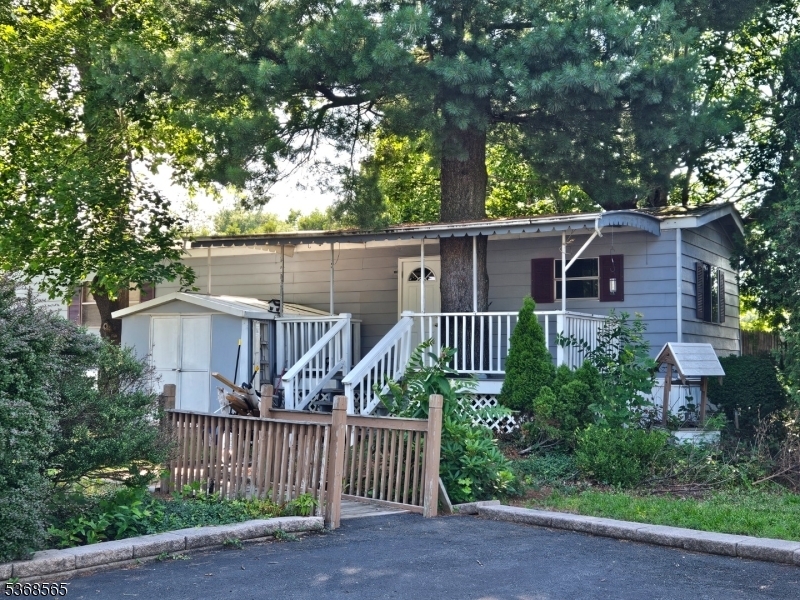 408 Kenbury Road  Branchburg Twp. NJ 08876 photo
