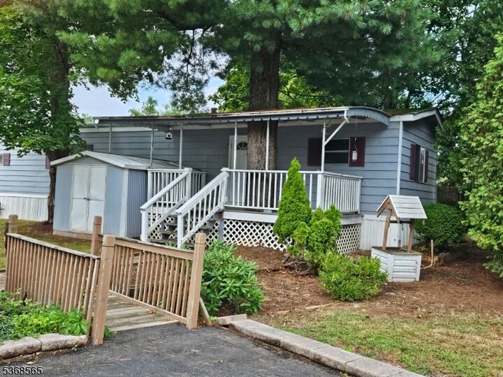408 Kenbury Road  Branchburg Twp. NJ 08876 photo