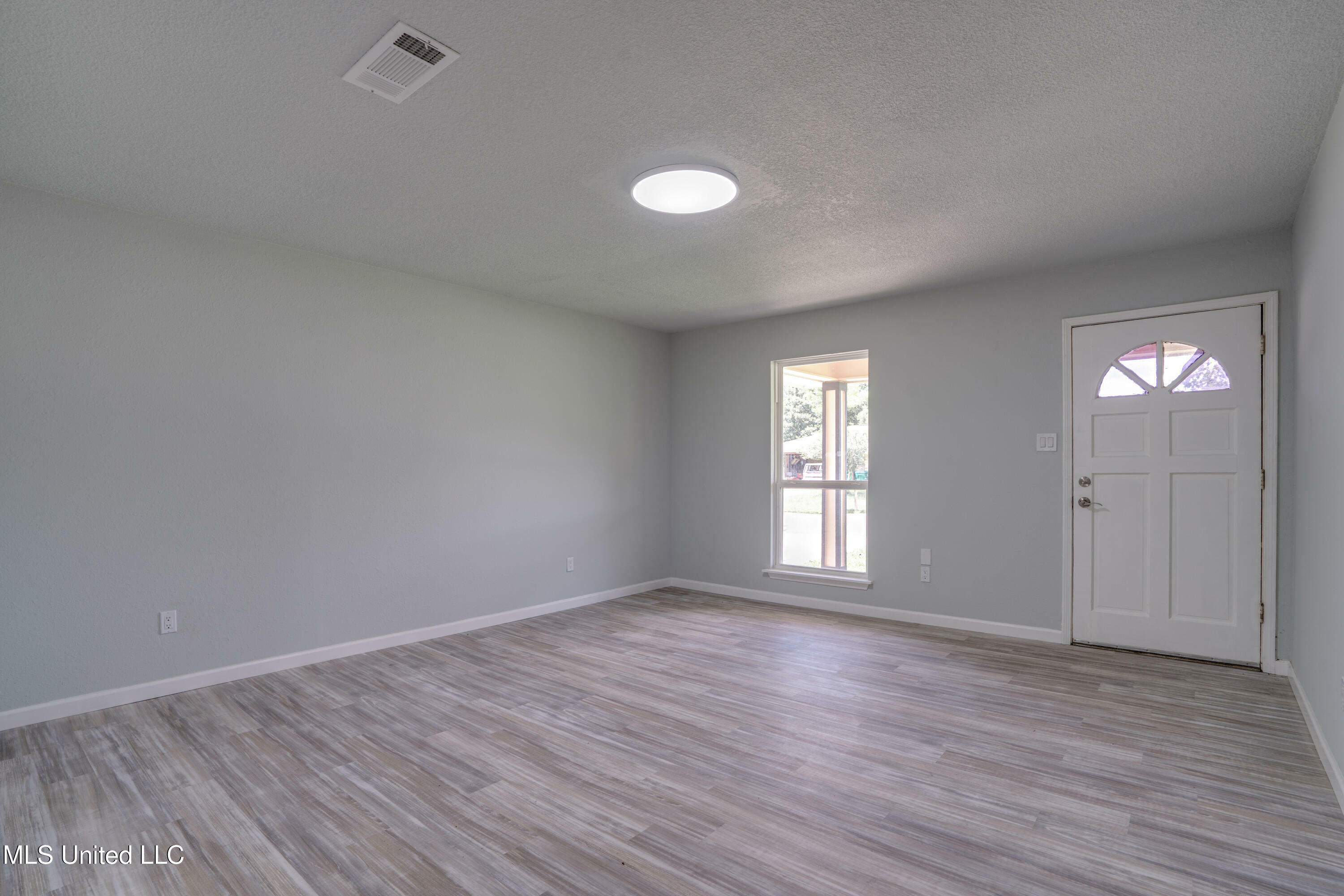 Property Photo:  123 Darran Street  MS 39503 