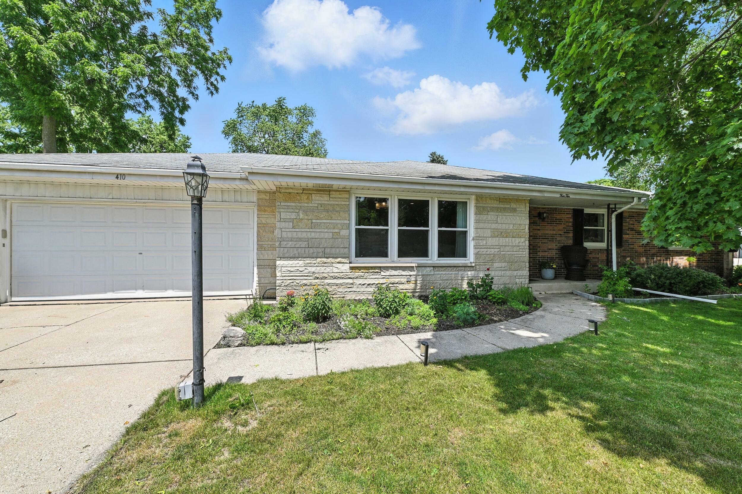 Property Photo: 410 Hialeah Dr WI 53402