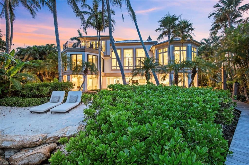 Property Photo: 3675 Gordon Dr FL 34102
