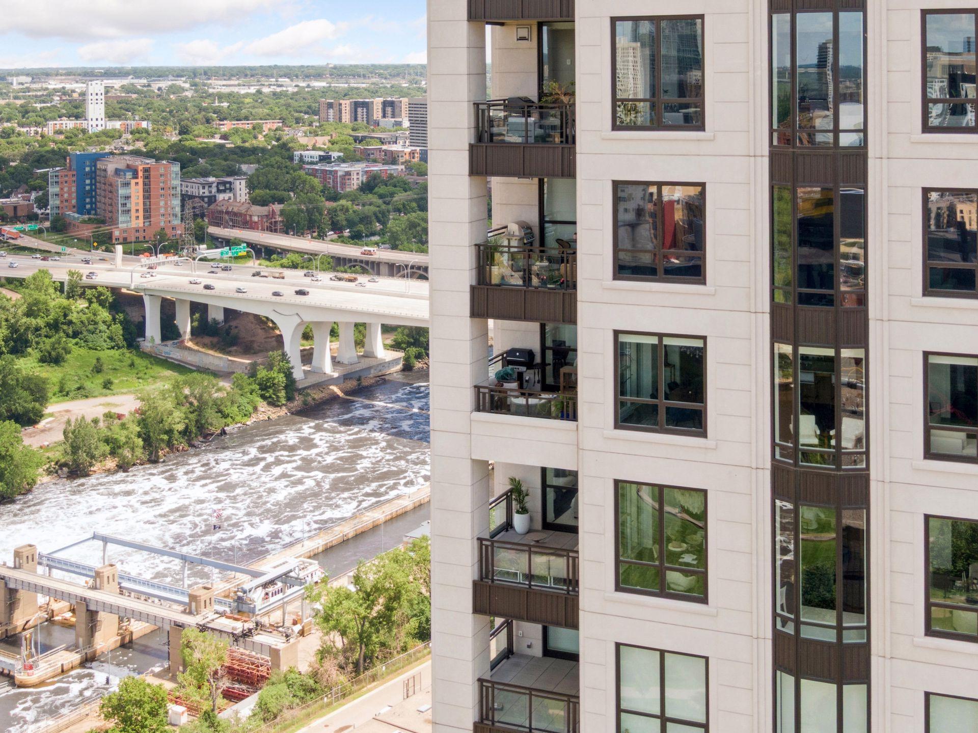 Property Photo:  1111 W River Parkway 24A  MN 55415 