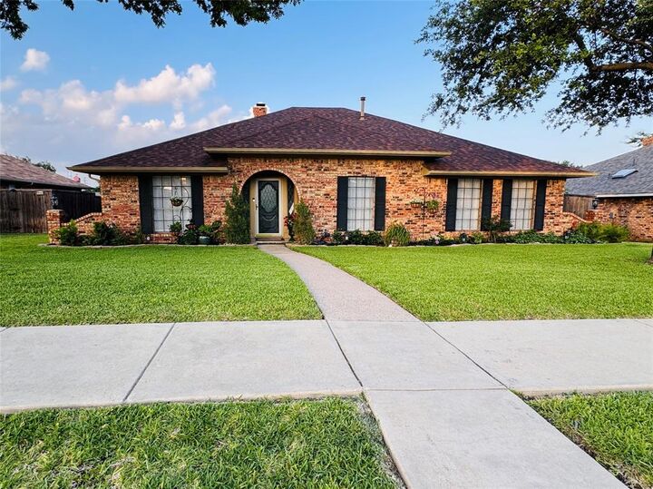 4706 Silverthorn Drive  Mesquite TX 75150 photo