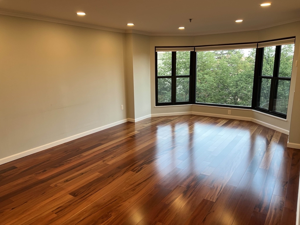 Property Photo:  16 Harcourt Street 5J  MA 02116 