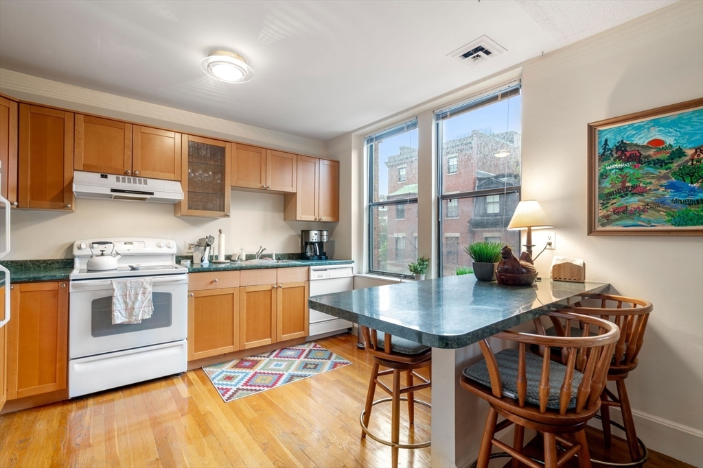 Property Photo: 199 Marlborough 303 MA 02116