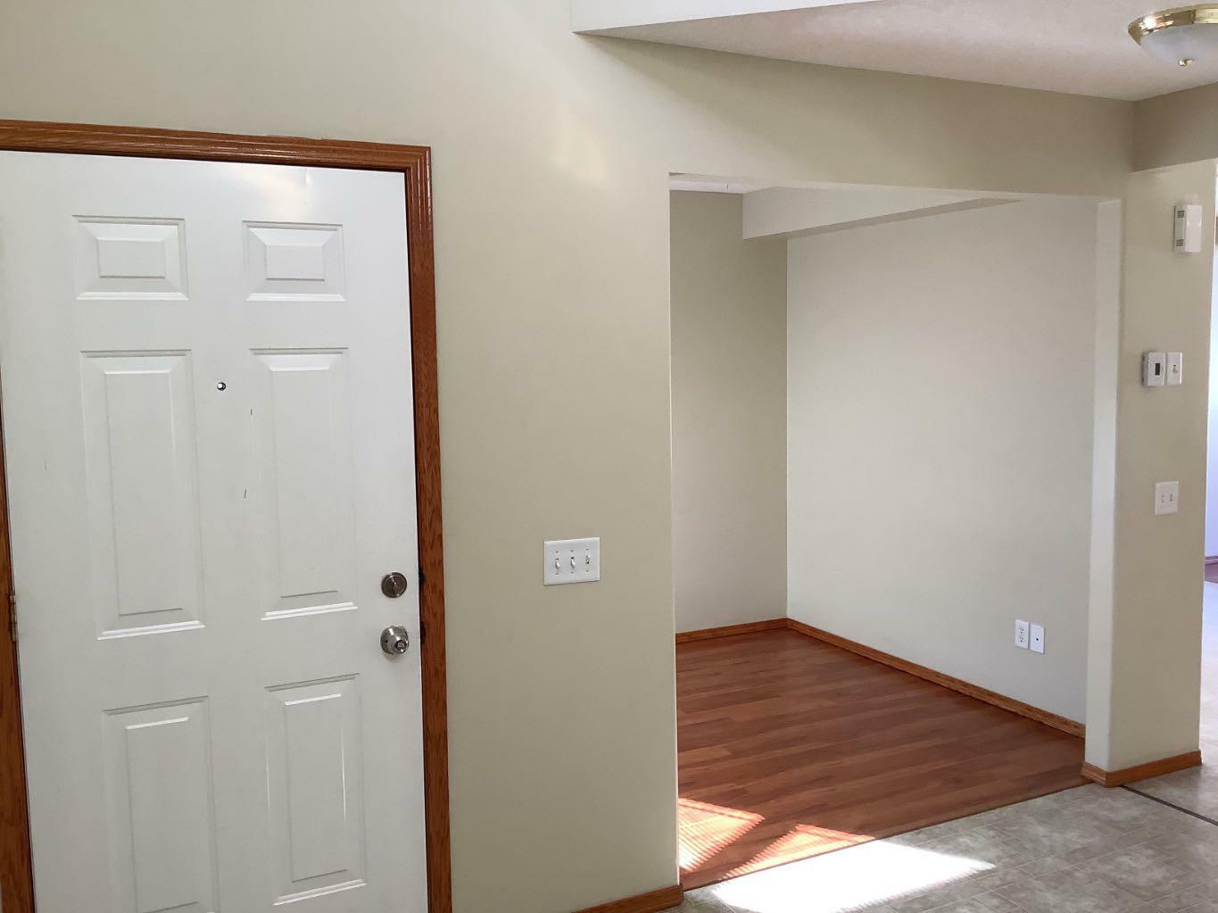 Property Photo:  6220 Orr Drive 18  AB T4P 3Z8 