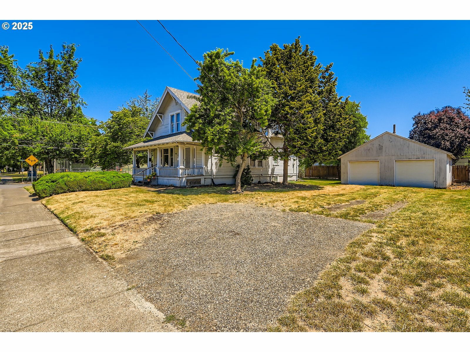 Property Photo:  4008 SE 76th Ave  OR 97206 