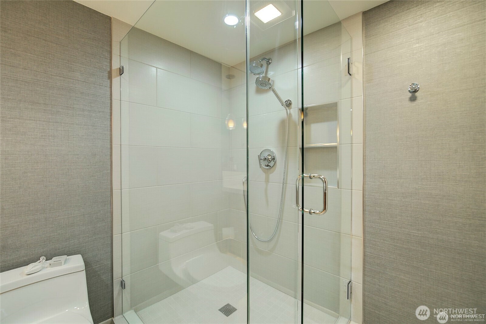 Property Photo: 1415 2nd Avenue 1209 WA 98101