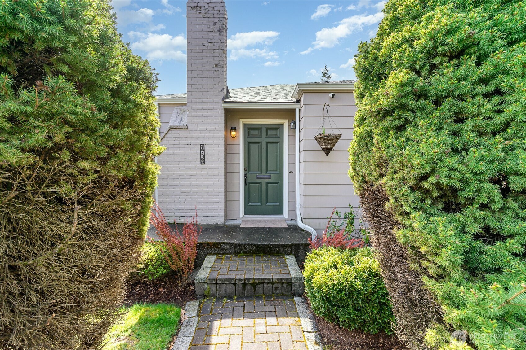 Property Photo: 1733 NE 88th Street WA 98115