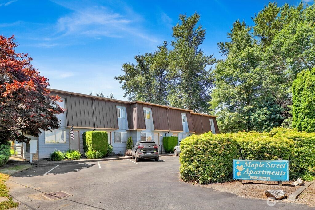 211  Maple Street  Lynden WA 98264 photo
