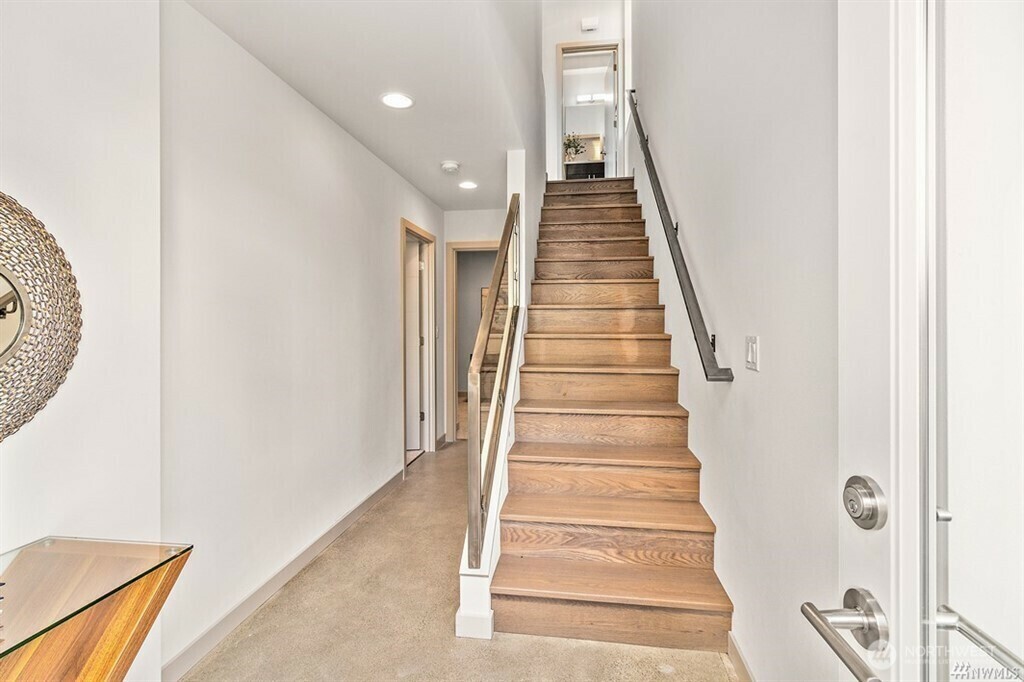 Property Photo: 9515 8th Avenue NW B WA 98117