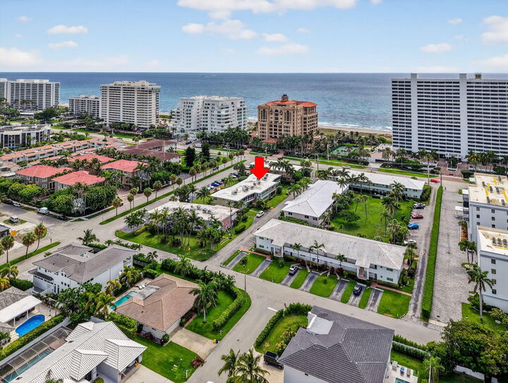 Property Photo: 930 Osceola Drive 8 FL 33432