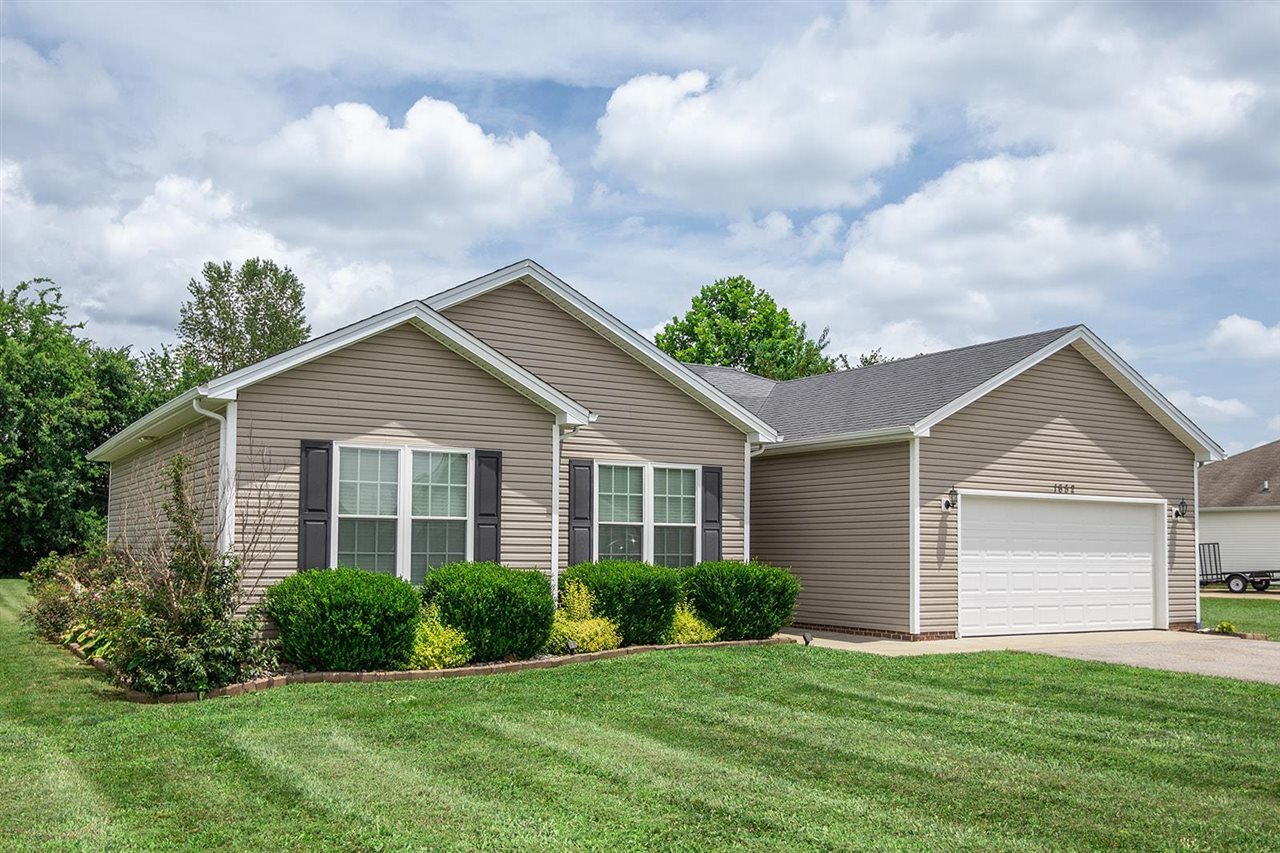 Property Photo: 1652 Calgary Way KY 42101