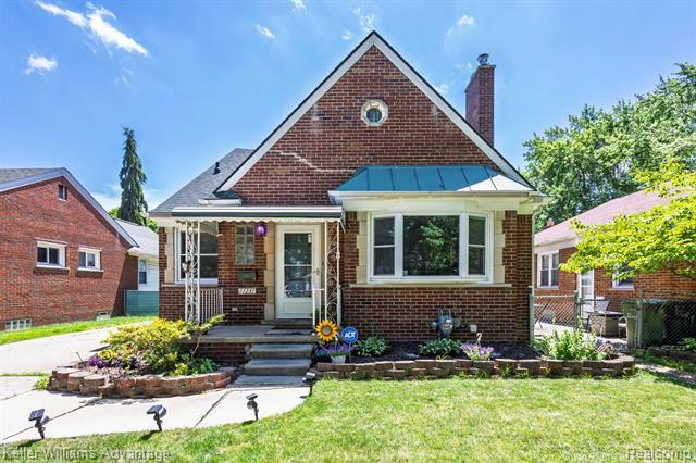 Property Photo: 17237 Philomene Boulevard MI 48101