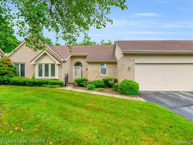 5348 Fairway Court  West Bloomfield Twp MI 48323 photo