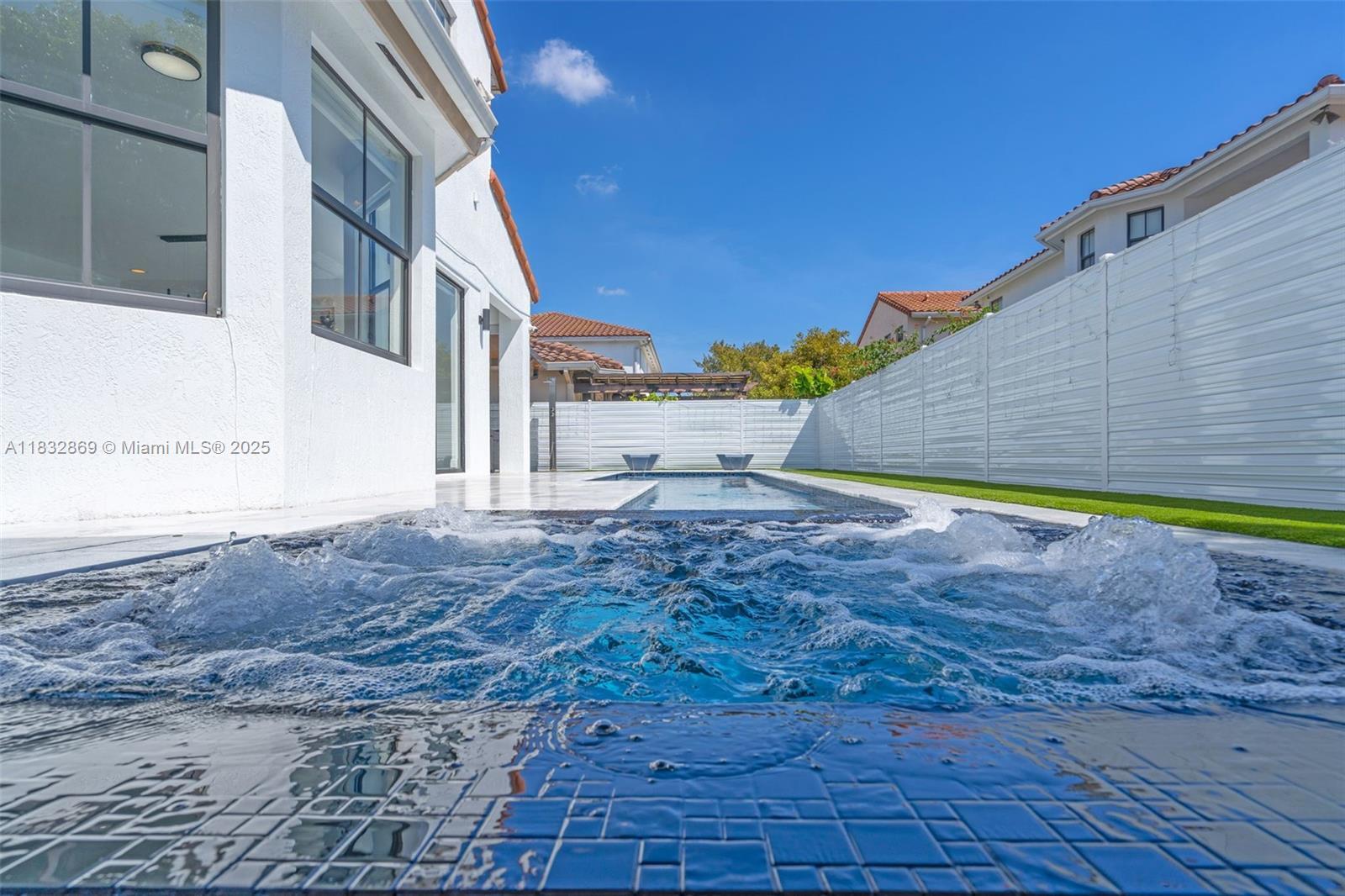 Property Photo: 1005 NW 100 Ave FL 33172