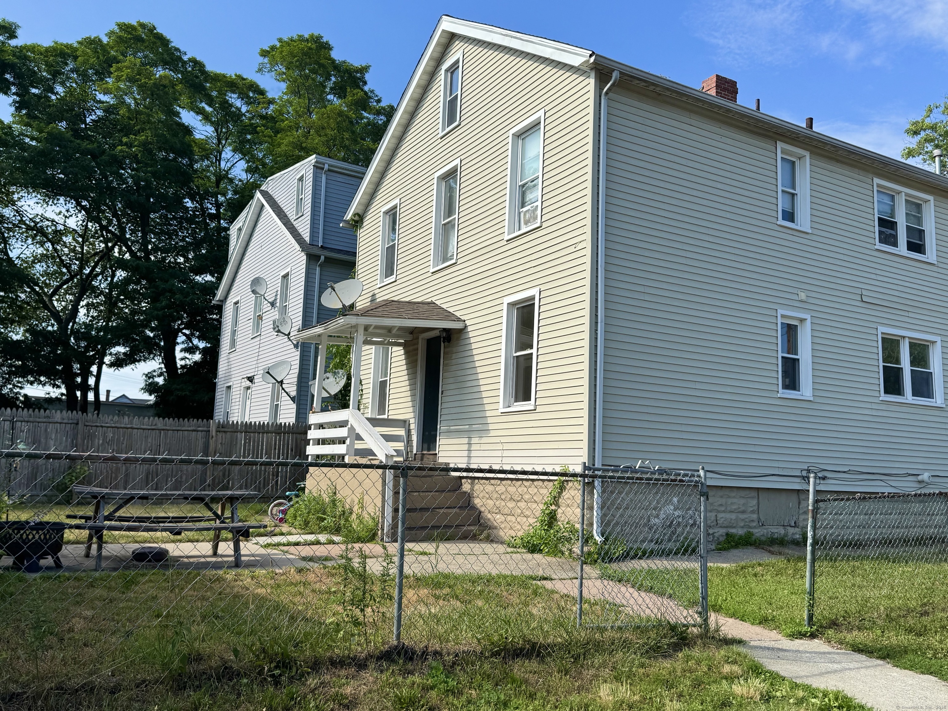 Property Photo:  282 Front Avenue 1B  CT 06516 