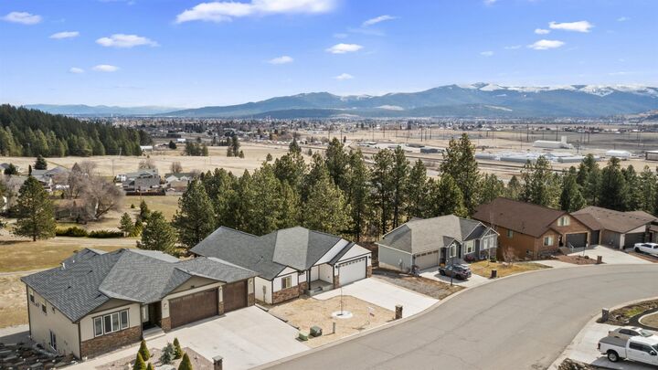Property Photo:  5114 N Del Rey Dr  WA 99027 