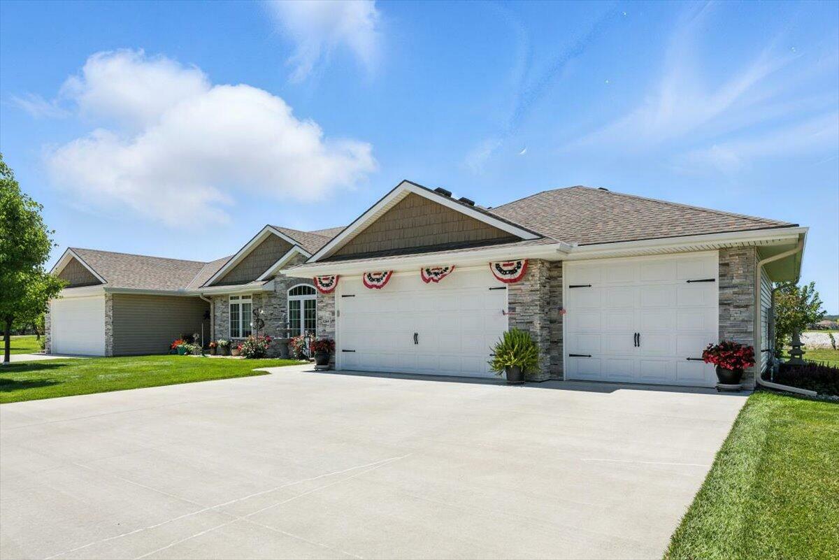 Property Photo:  5264 Carriage Road  IA 51501 