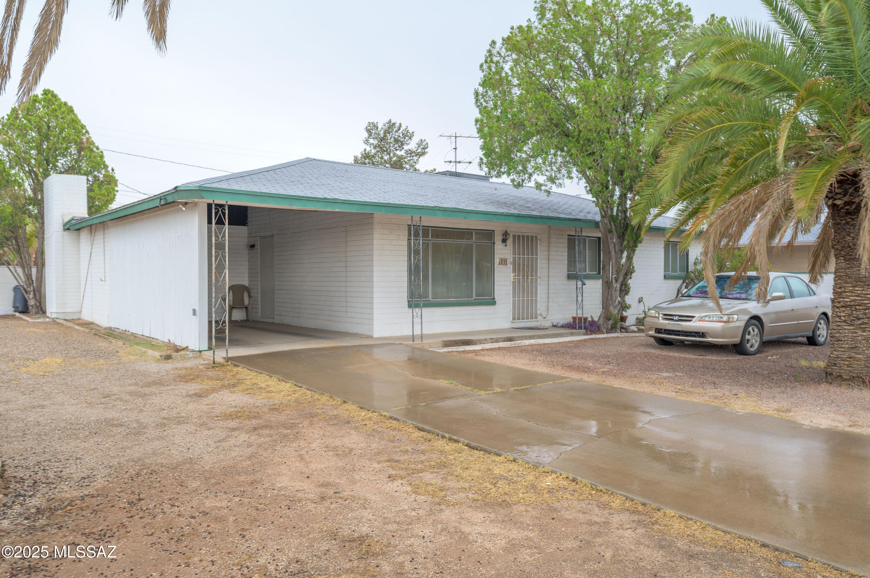 Property Photo: 815 S Craycroft Road AZ 85711
