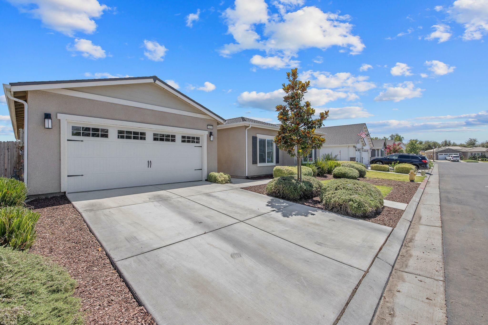 Property Photo:  1851 Softwind Drive  CA 93274 