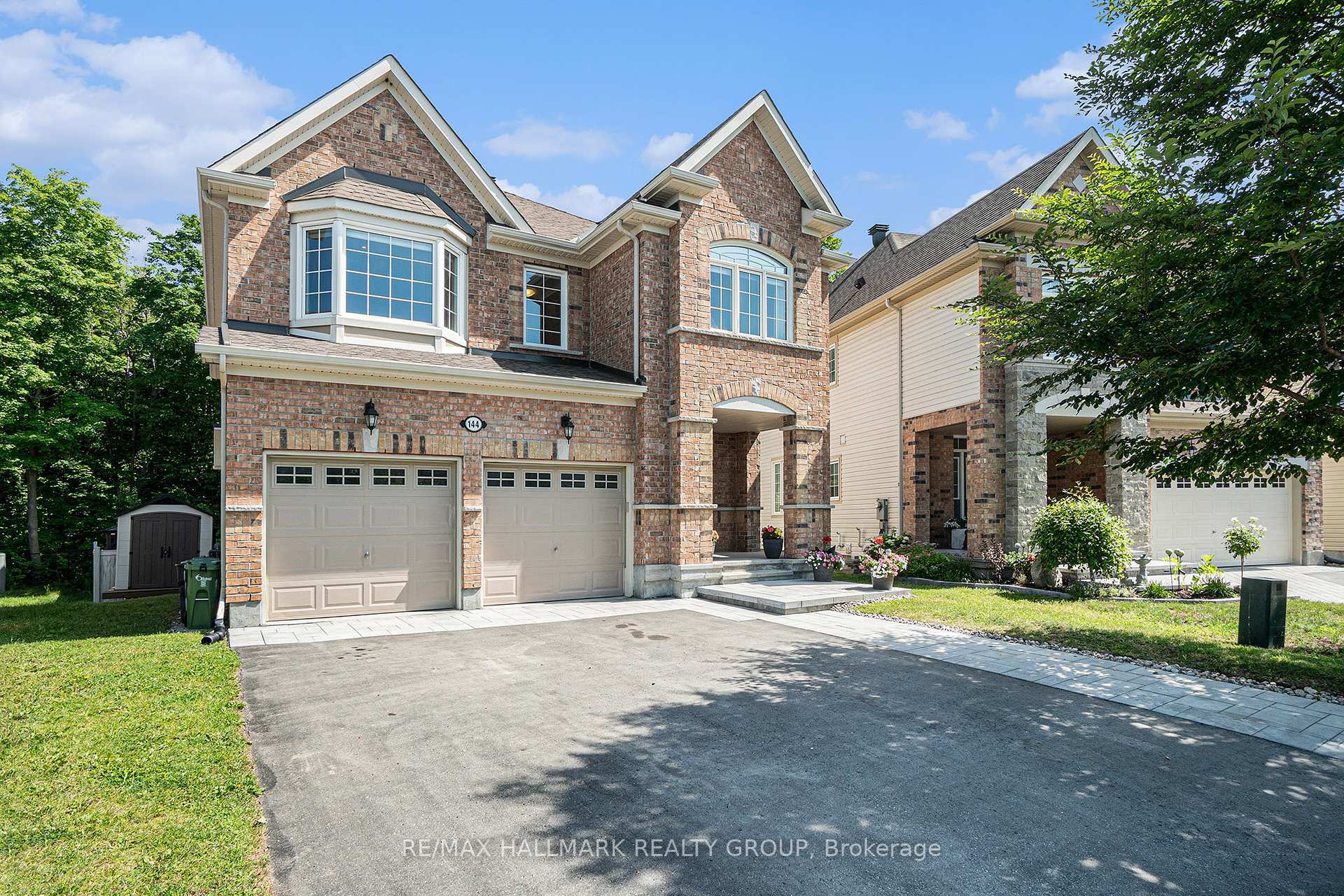 Photo de la propriété:  144 Culloden Crescent  ON K2J 5M8 