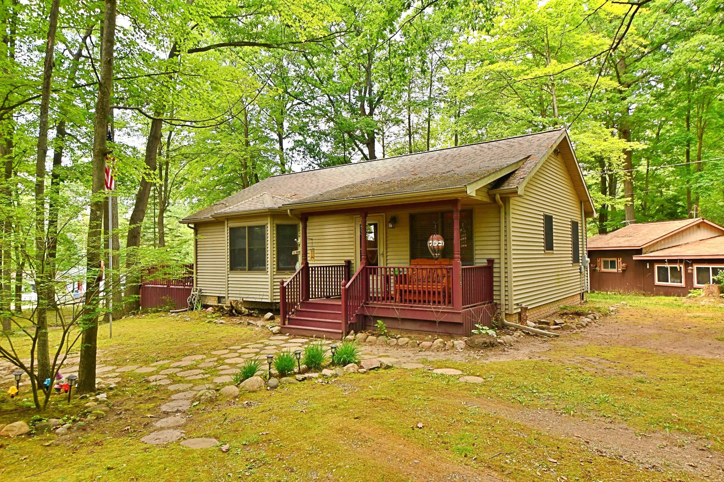 Property Photo: 5295 Blueberry Dr Drive MI 48625