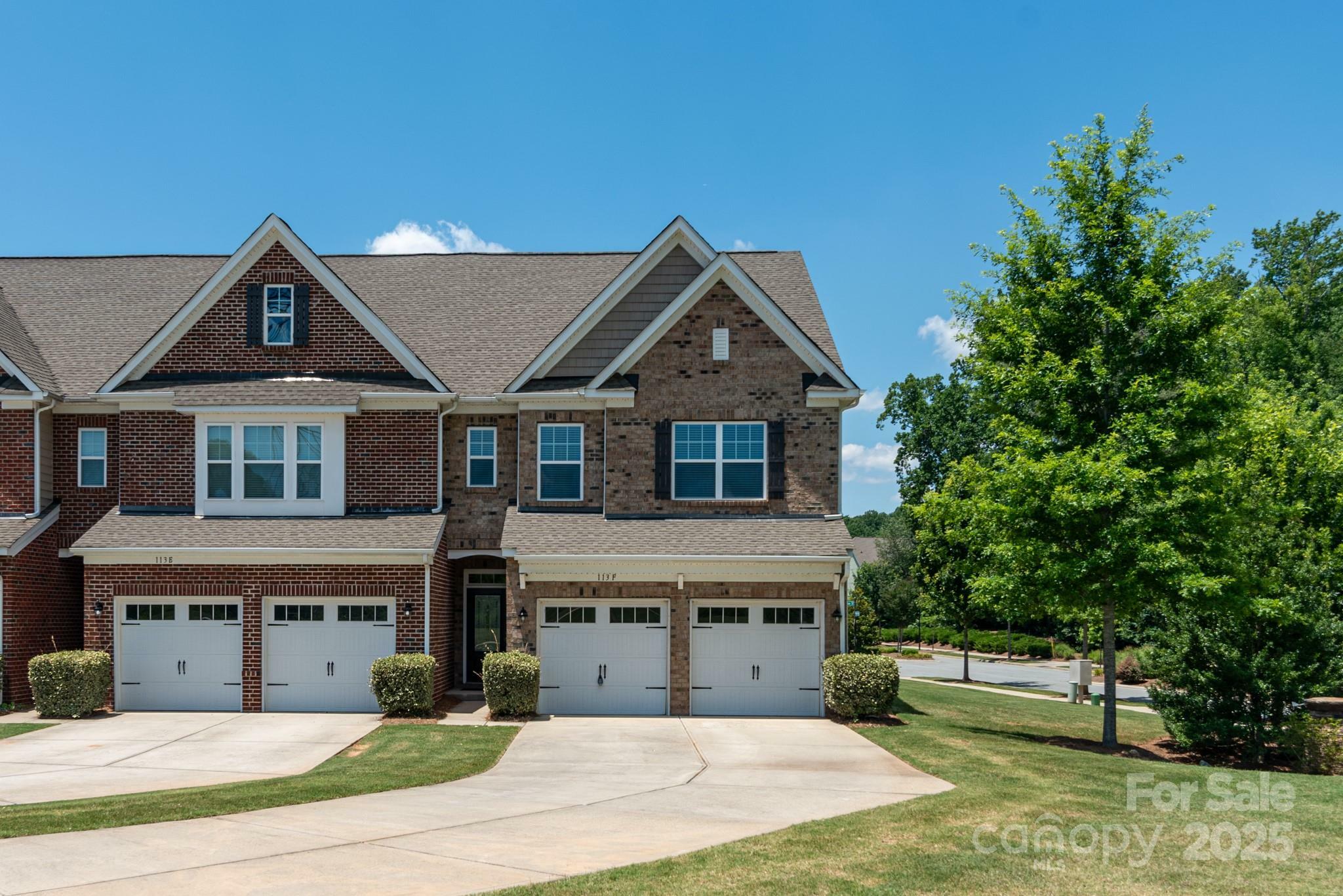 Property Photo: 113 Burlingame Court NC 28117