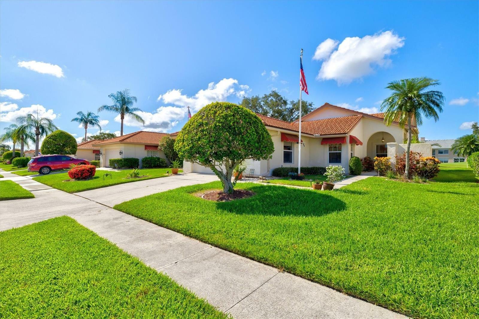 Property Photo: 4114 Murfield Drive E FL 34203