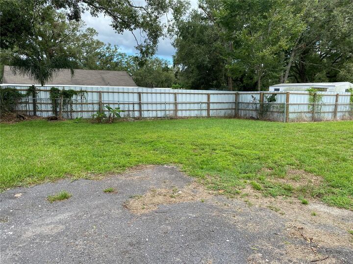 Property Photo: 7702 New York Drive FL 33619