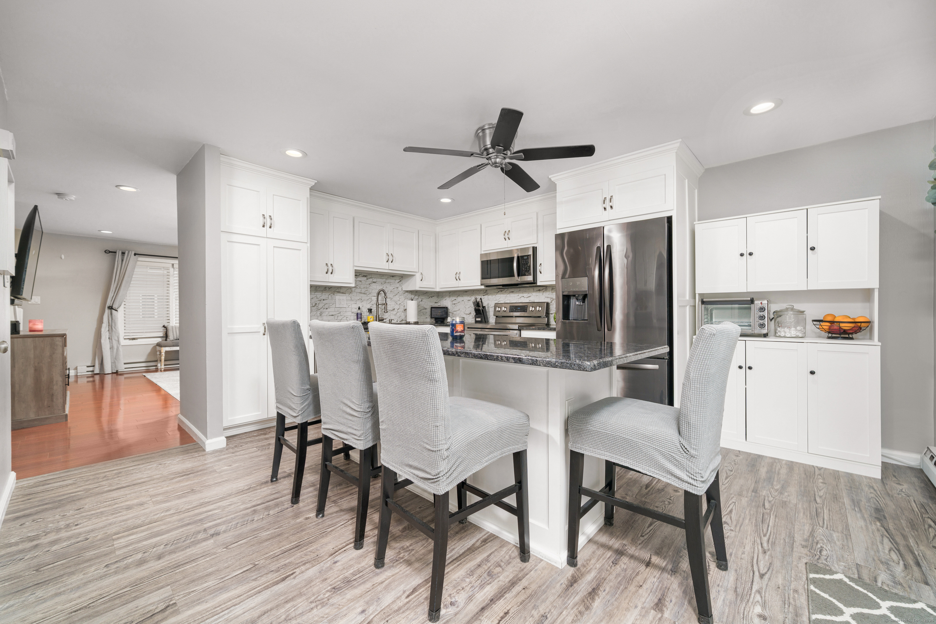 Property Photo:  97 Dallas Avenue Apt B5  CT 06062 