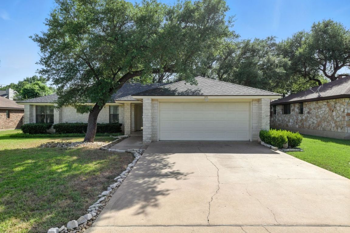 Property Photo: 303 Woodstone Drive TX 78628