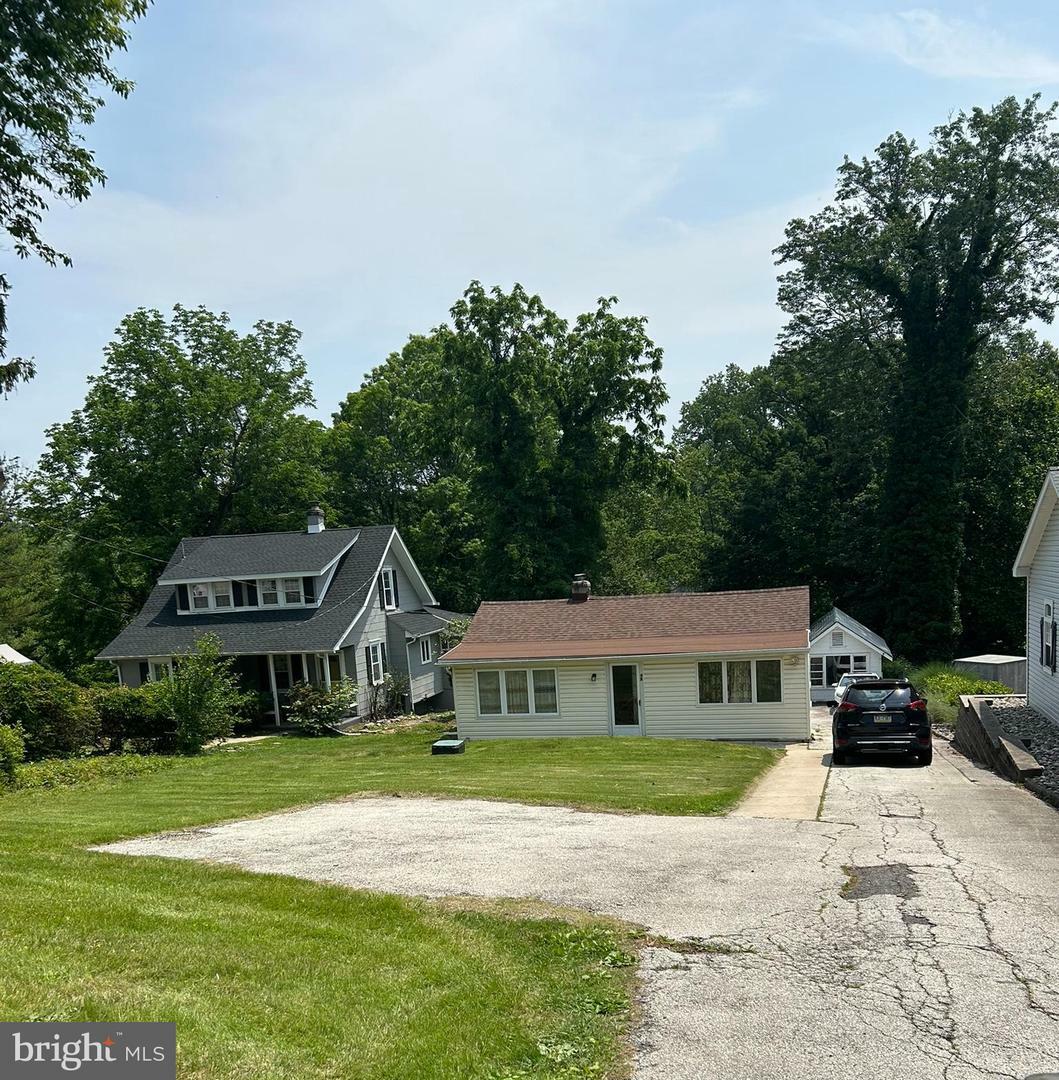 Property Photo: 59 Northwood Road PA 19073