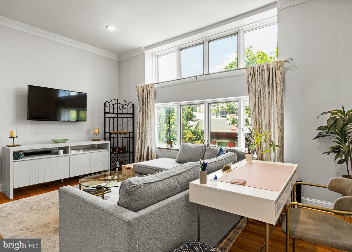 Property Photo:  415 S 19th Street 3D  PA 19146 