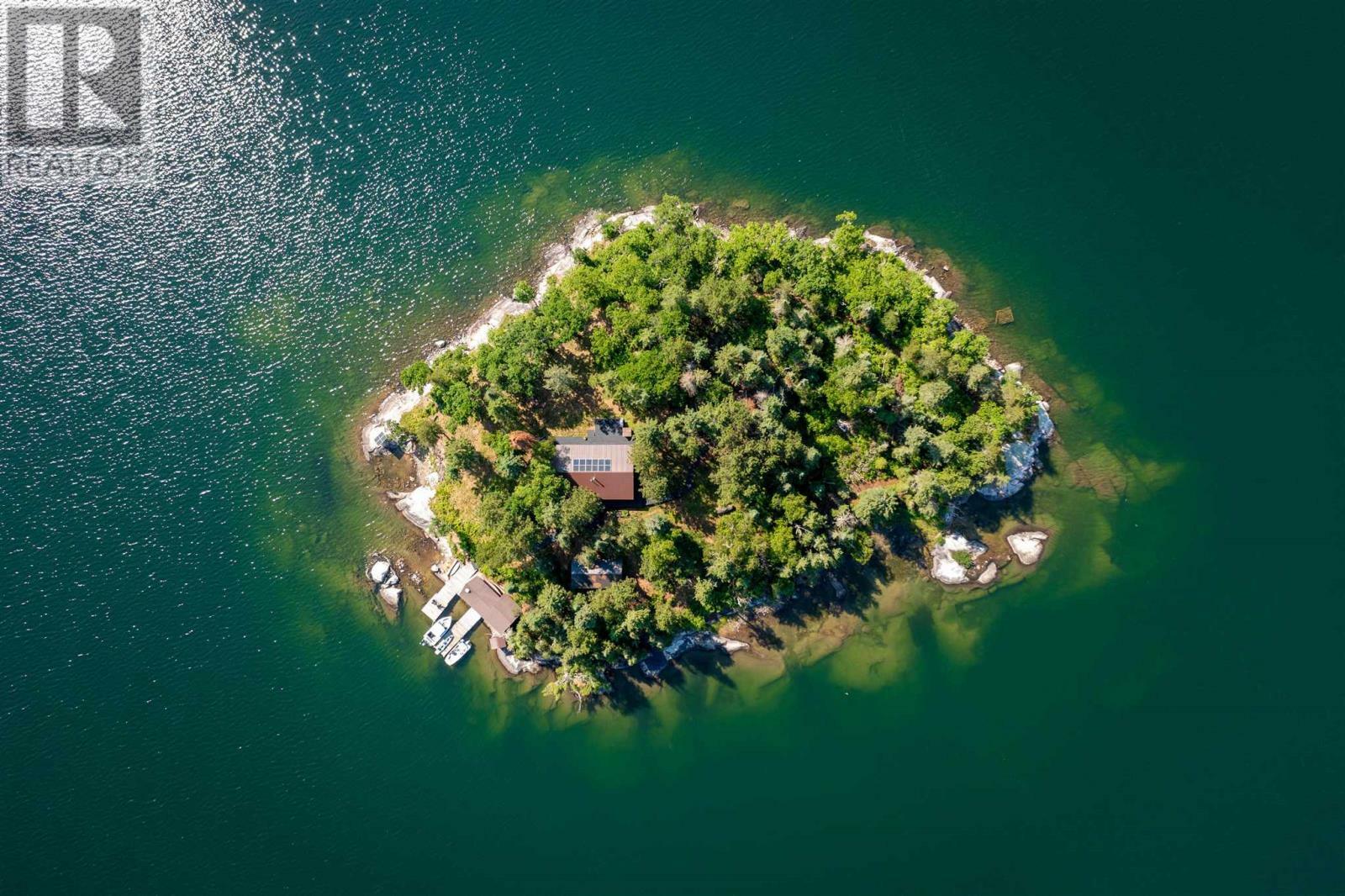 Property Photo:  301 24 Whitefish Bay Island  ON P0X 1N0 
