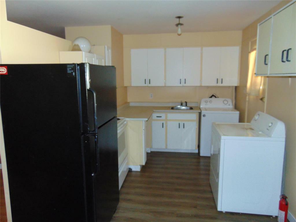 Property Photo:  487 Kent Road  MB R2L 1Y1 